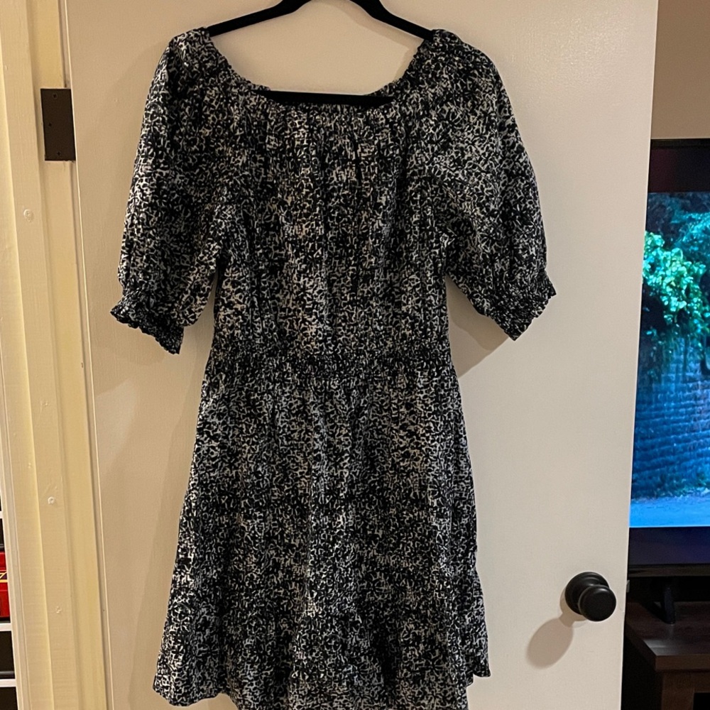 GAP Black and White Dress With Puffy Sleeves